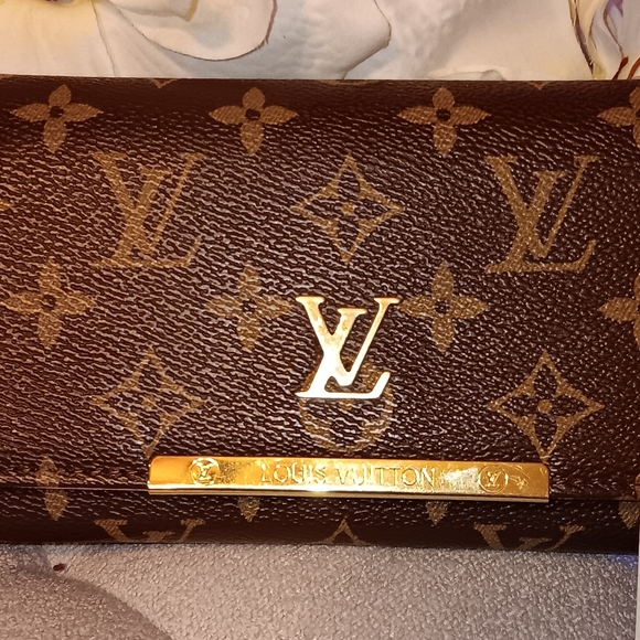 Vintage Louis Vuitton Wallet,Vuitton book,magnet,receipt,authentification paper. - Picture 5 of 16